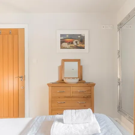 Riverside 6 Guests 4 Adults Max Hot Tub * Backbarrow