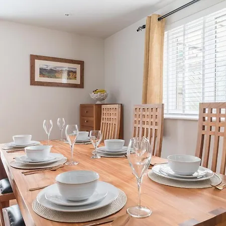 Holiday home Riverside 6 Guests 4 Adults Max Hot Tub *