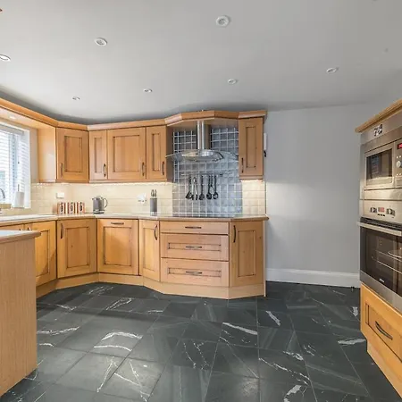 Riverside 6 Guests 4 Adults Max Hot Tub Holiday home Backbarrow