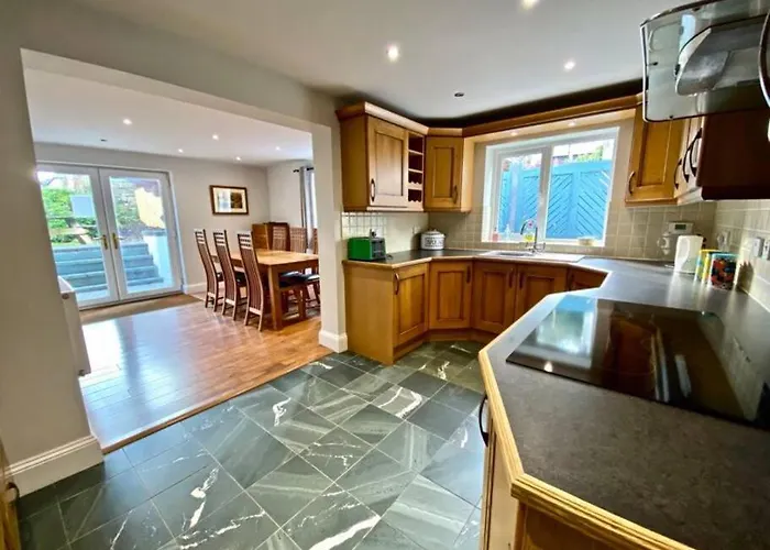 Casa de Férias Riverside 6 Guests 4 Adults Max Hot Tub