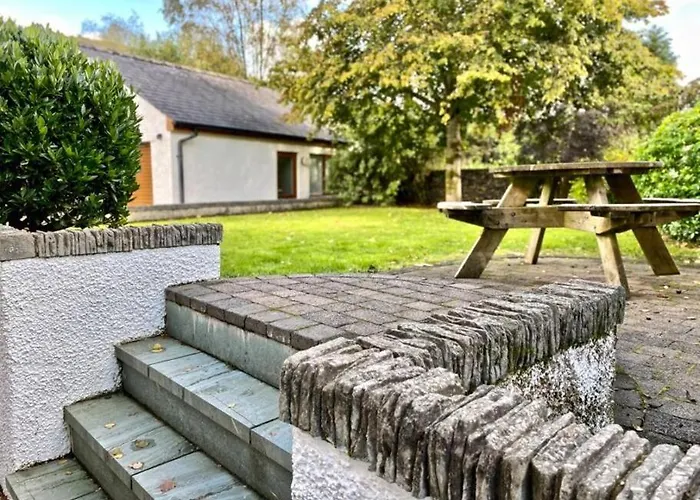 Riverside 6 Guests 4 Adults Max Hot Tub *