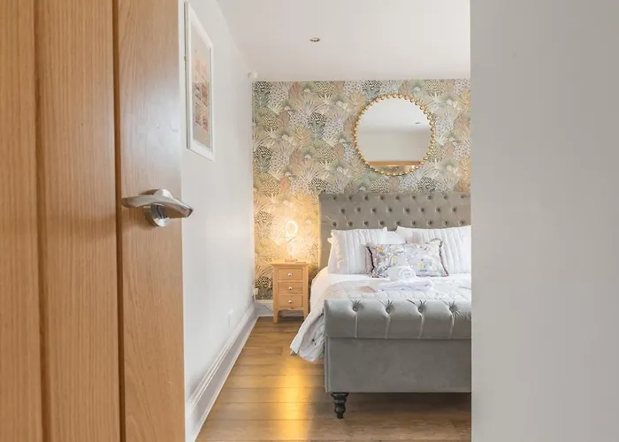 Riverside 6 Guests 4 Adults Max Hot Tub Casa de Férias