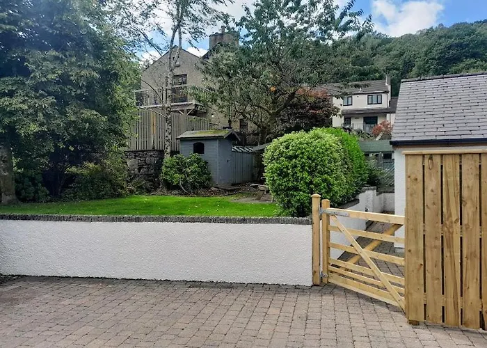 Riverside 6 Guests 4 Adults Max Hot Tub Casa de Férias *