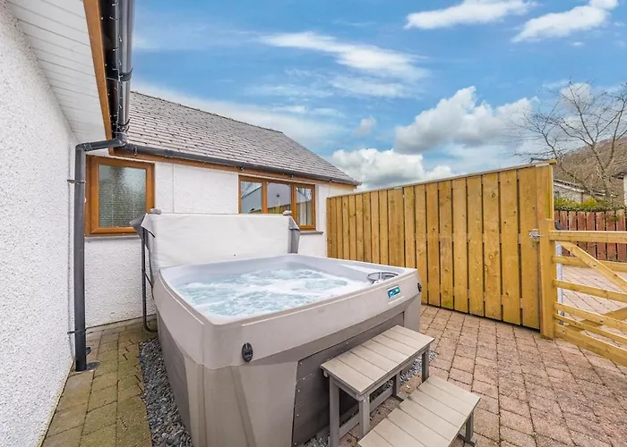 Riverside 6 Guests 4 Adults Max Hot Tub Backbarrow