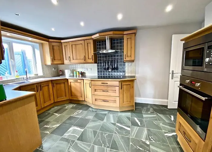 Riverside 6 Guests 4 Adults Max Hot Tub Casa de Férias