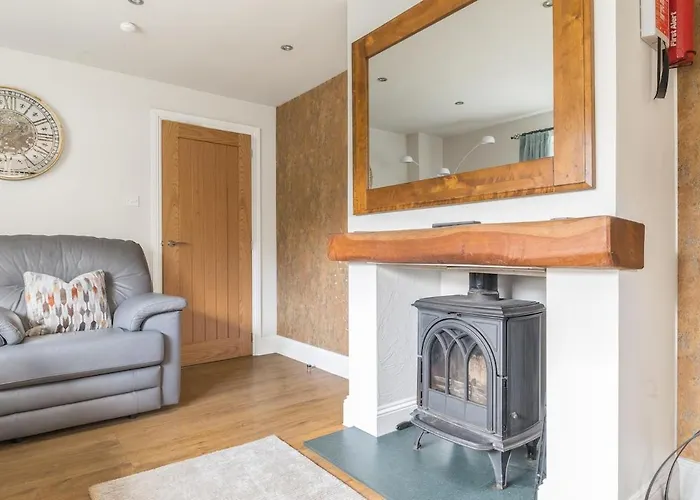 Riverside 6 Guests 4 Adults Max Hot Tub Casa de Férias *