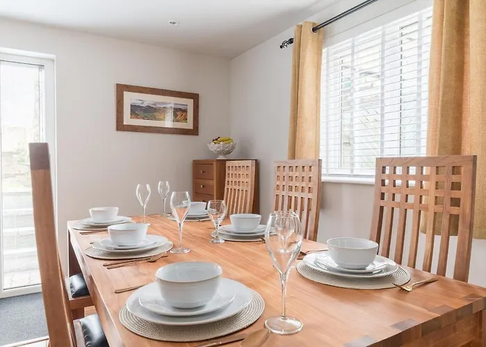 Casa de Férias Riverside 6 Guests 4 Adults Max Hot Tub *